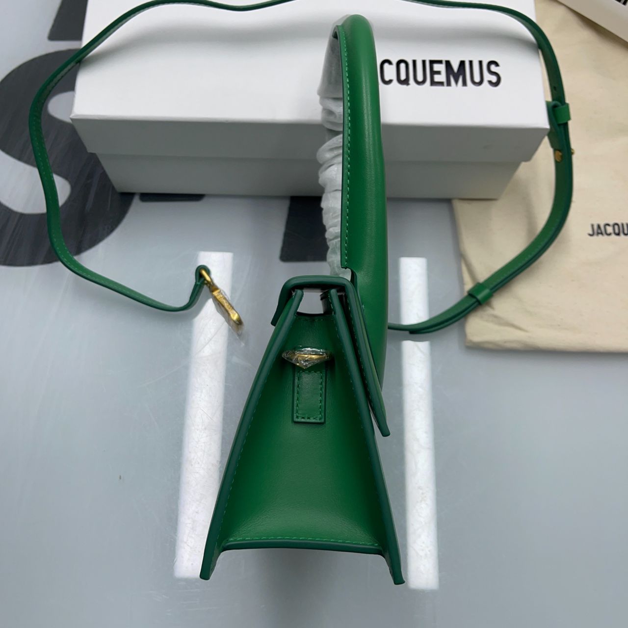 44124388-BC2F-4C43-8326-05CC86D80441