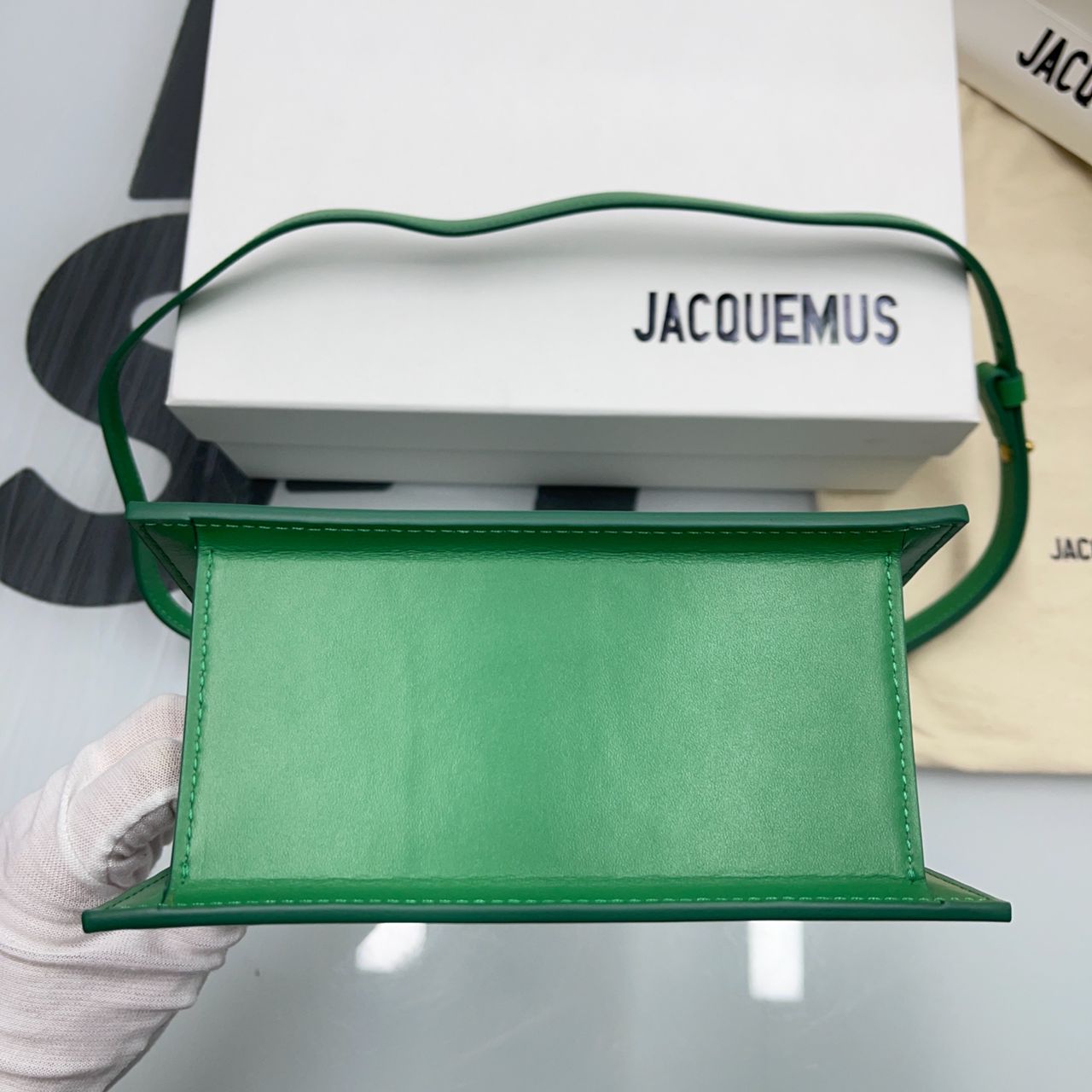 C98B0259-5A58-4EDA-8B67-C30BA414C79B